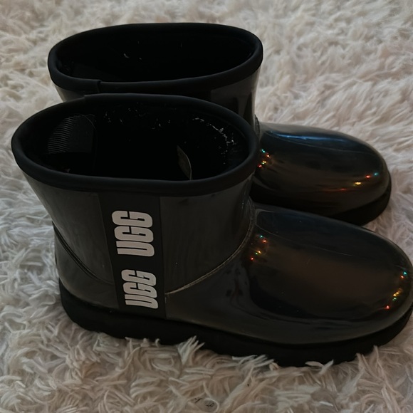 Clear/Black Uggs - Picture 2 of 5